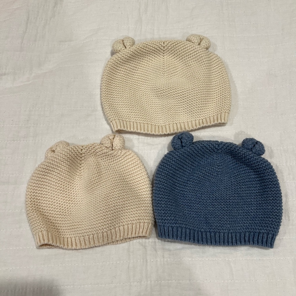 GAP Knit Bear Ear Hats - Cream and Blue